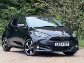 Used Toyota Yaris 1.5 VVT-h Design E-CVT Euro 6 (s/s) 5dr
