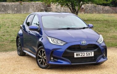 Used Toyota Yaris 1.5 VVT-h Design E-CVT Euro 6 (s/s) 5dr
