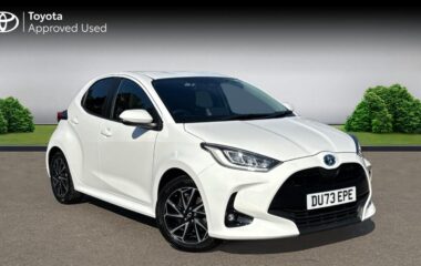 Used Toyota Yaris 1.5 VVT-h Design E-CVT Euro 6 (s/s) 5dr