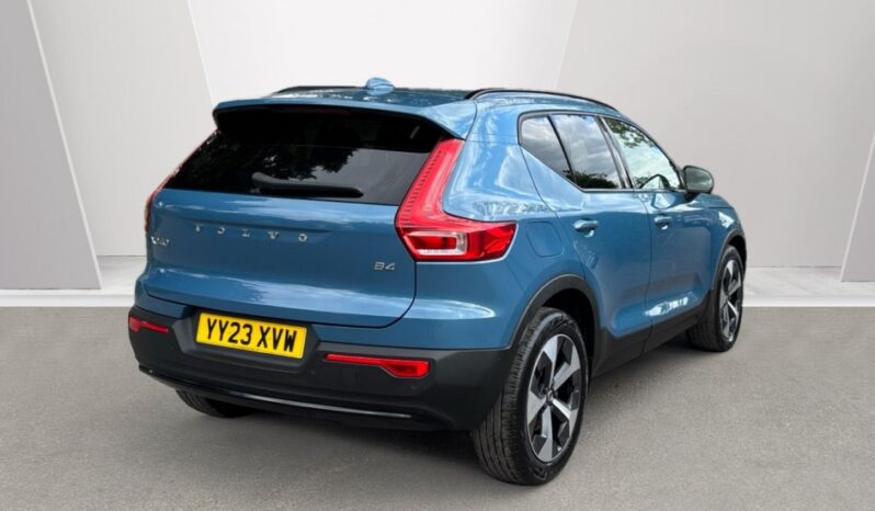 Used Volvo XC40 Ultimate, B4 mild hybrid, Petrol, Dark full