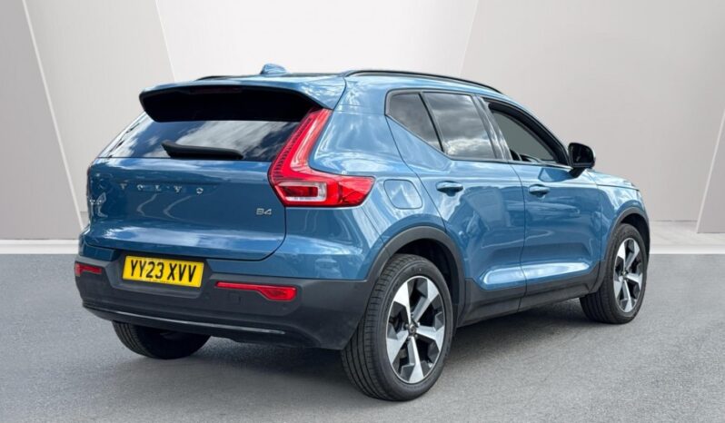 Used Volvo XC40 Ultimate, B4 mild hybrid, Petrol, Dark full