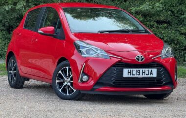 Used Toyota Yaris 1.5 VVT-i Icon Tech CVT Euro 6 5dr