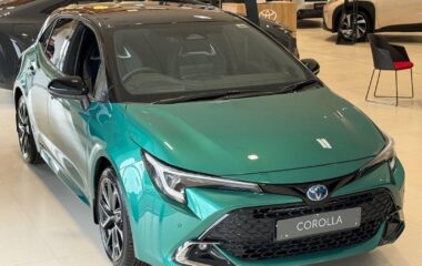 Used Toyota Corolla 1.8 VVT-h Excel CVT Euro 6 (s/s) 5dr