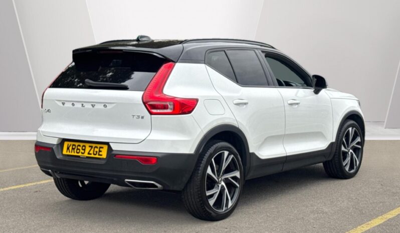 Used Volvo XC40 T3 R-Design Pro Automatic full