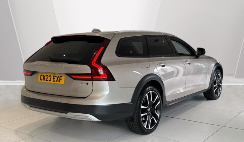 Used Volvo V90 Cross Country Ultimate, B5 AWD mild hybrid, Petrol full