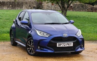 Used Toyota Yaris 1.5 VVT-h Design E-CVT Euro 6 (s/s) 5dr