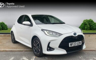 Used Toyota Yaris 1.5 VVT-h Design E-CVT Euro 6 (s/s) 5dr