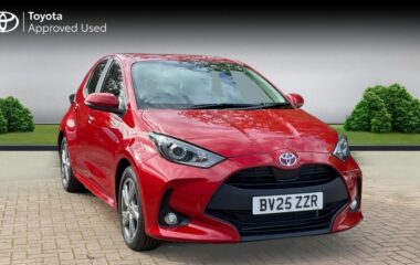 Used Toyota Yaris 1.5 VVT-h Icon E-CVT Euro 6 (s/s) 5dr