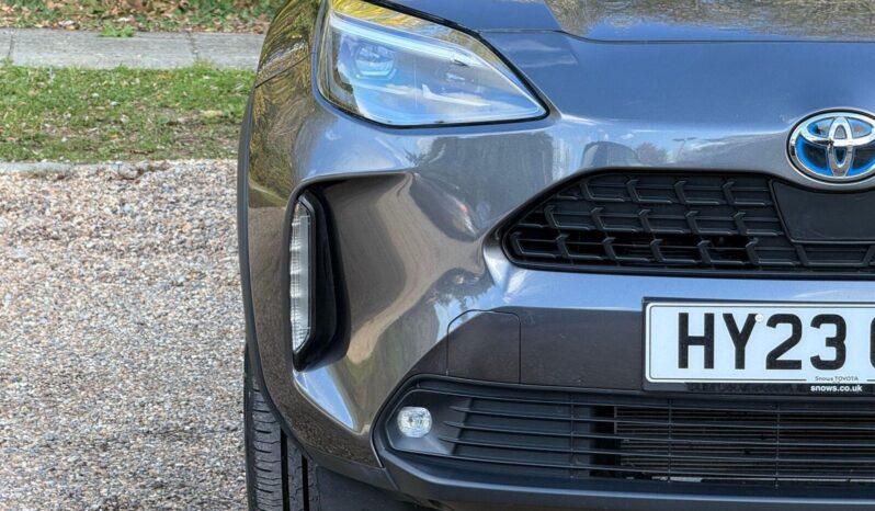 Used Toyota Yaris Cross 1.5 VVT-h Design SUV 5dr Petrol Hybrid E-CVT Euro 6 (s/s) (116 ps) full