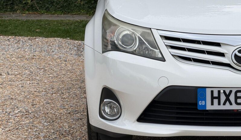 Used Toyota Avensis 1.8 V-Matic Icon Business Edition Saloon 4dr Petrol Manual Euro 5 (147 ps) full