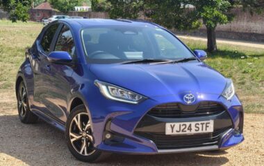Used Toyota Yaris 1.5 VVT-h Design E-CVT Euro 6 (s/s) 5dr