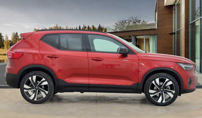 Used Volvo XC40 Ultra, B4 Mild hybrid, Petrol, Dark full