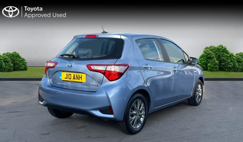 Used Toyota Yaris 1.5 VVT-h Icon Tech Hatchback 5dr Petrol Hybrid E-CVT Euro 6 (s/s) (100 ps) full
