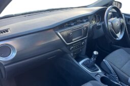 Used Toyota Auris 1.33 Dual VVT-i Icon Euro 5 (s/s) 5dr full