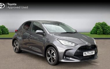 Used Toyota Yaris 1.5 VVT-h Design E-CVT Euro 6 (s/s) 5dr