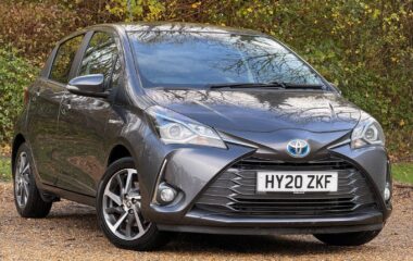 Used Toyota Yaris 1.5 VVT-h Y20 Bi-tone Hatchback 5dr Petrol Hybrid E-CVT Euro 6 (s/s) (100 ps)
