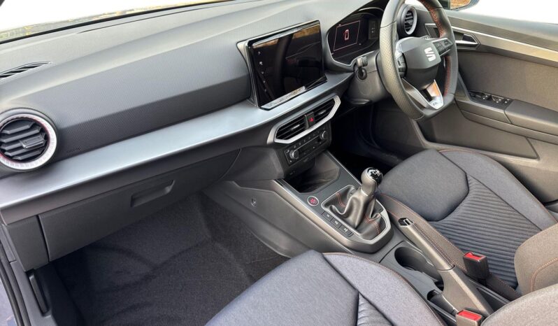 Used SEAT Arona 1.0 TSI 115 FR Black Edition 5dr full