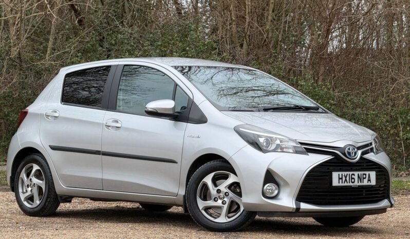 Used Toyota Yaris 1.5 VVT-h Icon Hatchback 5dr Petrol Hybrid E-CVT Euro 6 (101 ps) full
