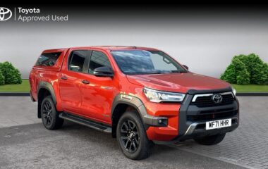 Used Toyota Hi-Lux 2.8 D-4D Invincible X 4WD Euro 6 (s/s) 4dr