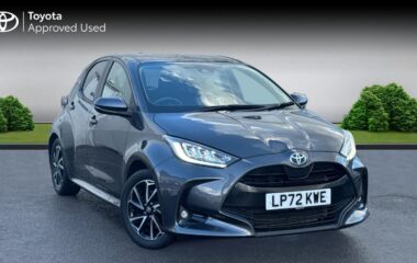 Used Toyota Yaris 1.5 VVT-h Design E-CVT Euro 6 (s/s) 5dr