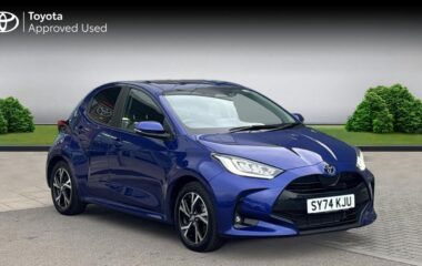 Used Toyota Yaris 1.5 VVT-h Design E-CVT Euro 6 (s/s) 5dr