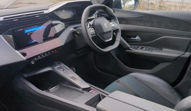 Used Peugeot 308 54kWh First Edition Auto 5dr full