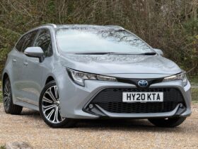 Used Toyota Corolla 2.0 VVT-h Design Touring Sports 5dr Petrol Hybrid CVT Euro 6 (s/s) (184 ps)
