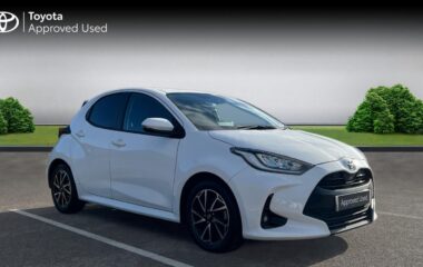 Used Toyota Yaris 1.5 VVT-h Design Hatchback 5dr Petrol Hybrid E-CVT Euro 6 (s/s) (116 ps)