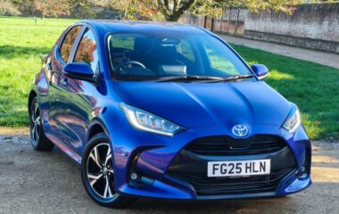 Used Toyota Yaris 1.5 VVT-h Design E-CVT Euro 6 (s/s) 5dr