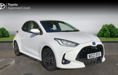 Used Toyota Yaris 1.5 VVT-h Design E-CVT Euro 6 (s/s) 5dr