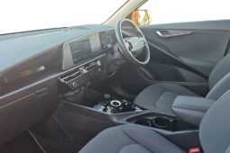 Used Kia Niro 64.8kWh 2 Auto 5dr full