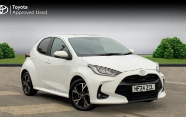 Used Toyota Yaris 1.5 VVT-h Design E-CVT Euro 6 (s/s) 5dr