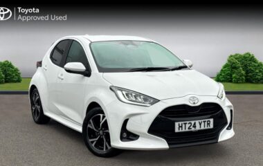 Used Toyota Yaris 1.5 VVT-h Design E-CVT Euro 6 (s/s) 5dr