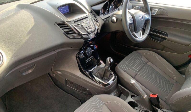 Used Ford Fiesta 1.0T EcoBoost Zetec Euro 6 (s/s) 5dr full