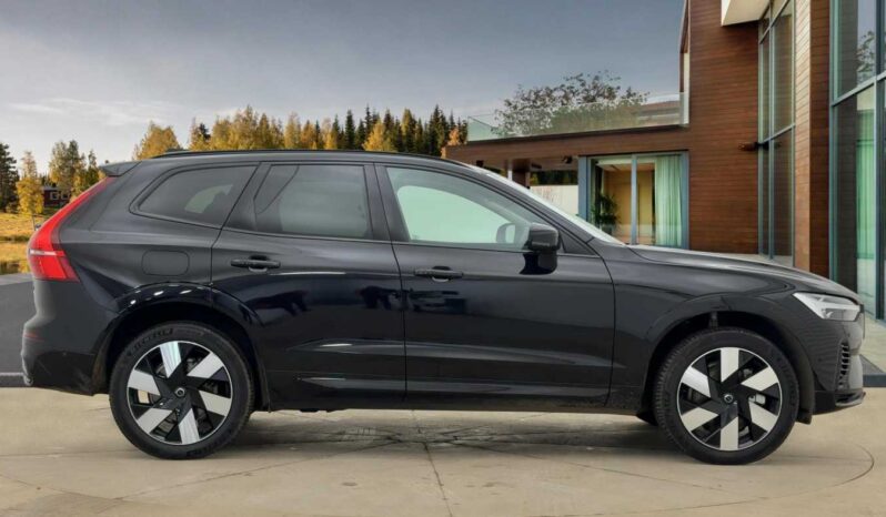Used Volvo XC60 Ultra, T8 AWD Plug-in hybrid, Electric/Petrol, Dark full