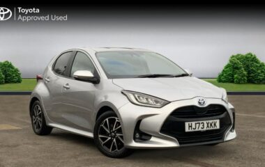 Used Toyota Yaris 1.5 VVT-h Design E-CVT Euro 6 (s/s) 5dr