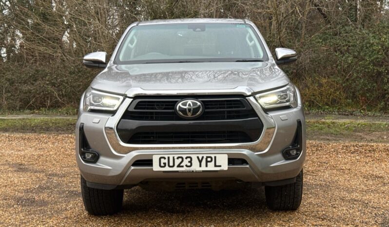 Used Toyota Hi-Lux 2.8 D-4D Invincible Pickup Double Cab 4dr Diesel Auto 4WD Euro 6 (s/s) (204 ps) full