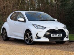 Used Toyota Yaris 1.5 VVT-h Design Hatchback 5dr Petrol Hybrid E-CVT Euro 6 (s/s) (116 ps) full