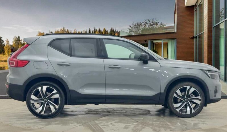 Used Volvo XC40 Ultra, B4 Mild hybrid, Petrol, Dark full
