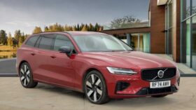 Used Volvo V60 Ultra, T8 AWD Plug-in hybrid, Electric/Petrol, Dark
