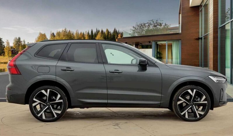 Used Volvo XC60 Ultra, B5 AWD Mild hybrid, Petrol, Dark full