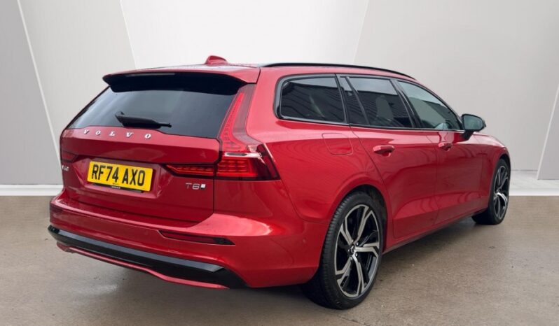 Used Volvo V60 Ultra, T8 AWD Plug-in hybrid, Electric/Petrol, Dark full