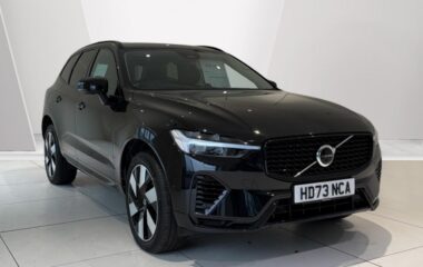 Used Volvo XC60 Recharge Ultimate, T8 AWD Plug-in hybrid, Electric/Petrol, Dark