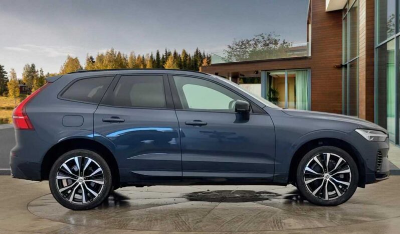 Used Volvo XC60 Recharge Ultimate, T8 AWD plug-in hybrid, Electric/Petrol, Dark full