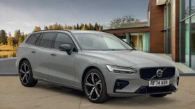 Used Volvo V60 Ultra, B4 Mild hybrid, Petrol, Dark