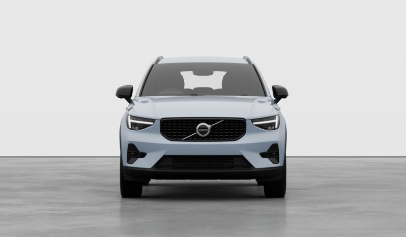 Used Volvo XC40 Plus full