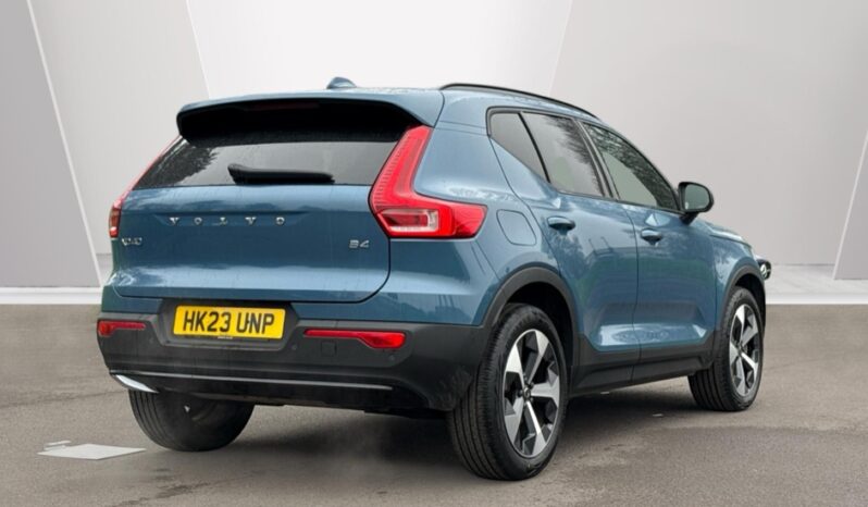 Used Volvo XC40 Ultimate, B4 mild hybrid, Petrol, Dark full