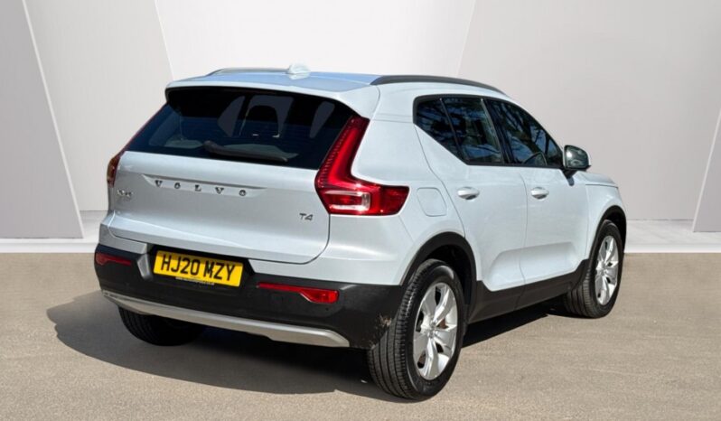 Used Volvo XC40 T4 FWD Momentum Pro Automatic full