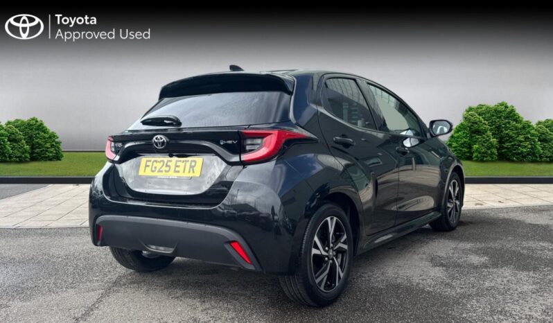 Used Toyota Yaris 1.5 VVT-h Design E-CVT Euro 6 (s/s) 5dr full