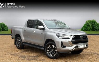 Used Toyota Hi-Lux 2.8 D-4D Invincible Pickup Double Cab 4dr Diesel Auto 4WD Euro 6 (s/s) (204 ps)